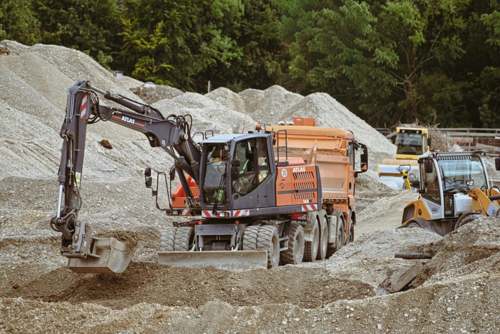 pelleteuse-gros-travaux maison à rénover - Travaux sous-estimés